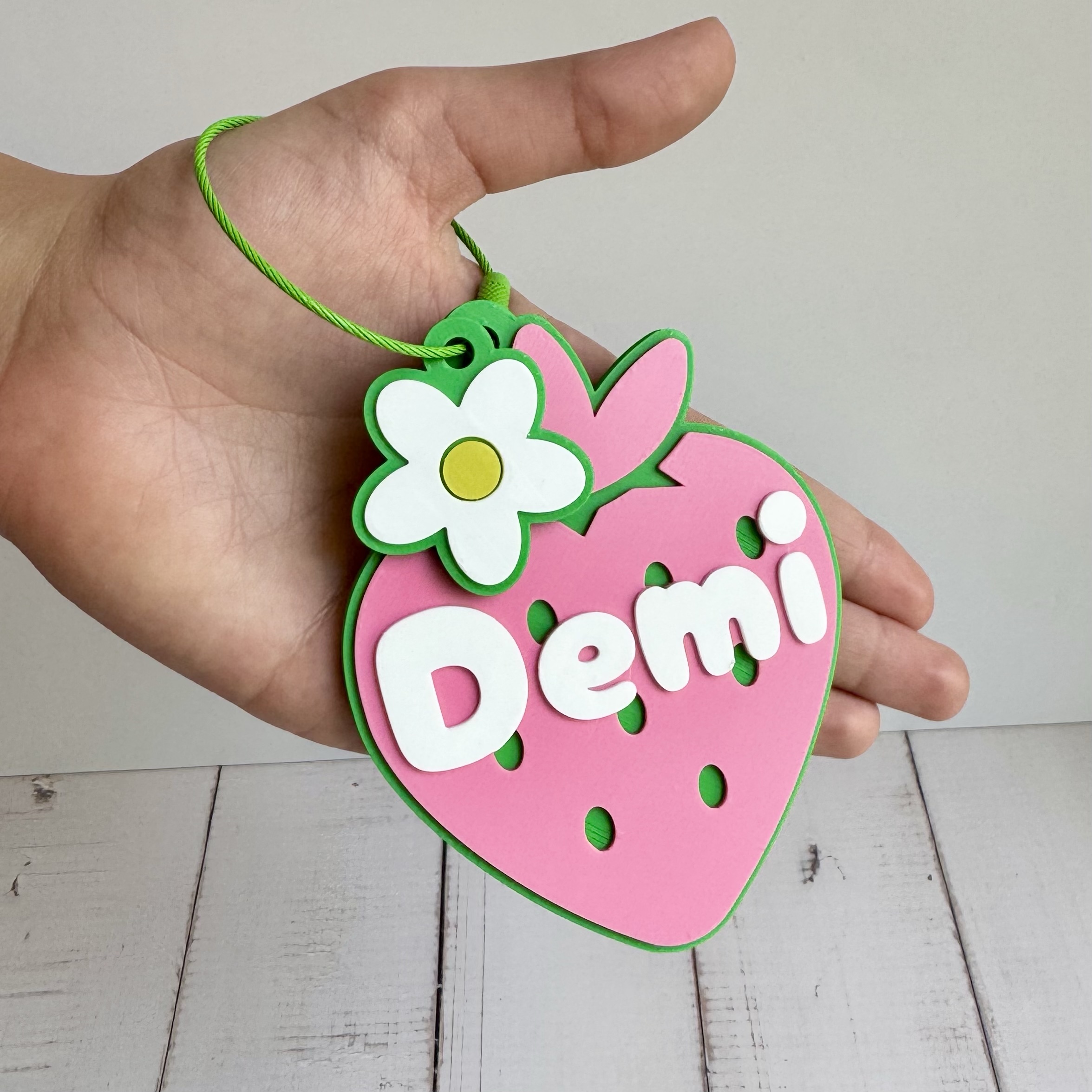 personalized-strawberry-bag-tag