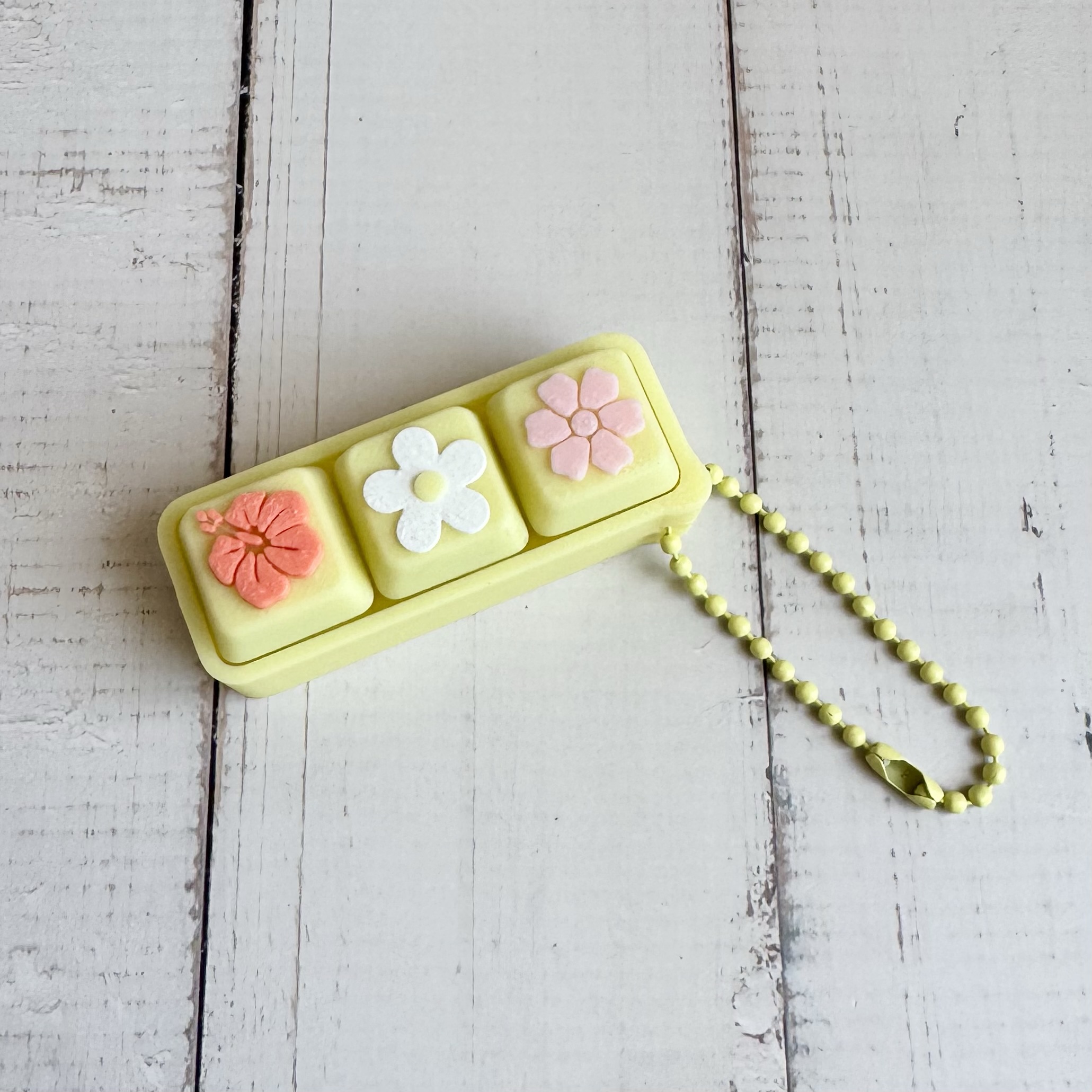 flower-trio-clicker